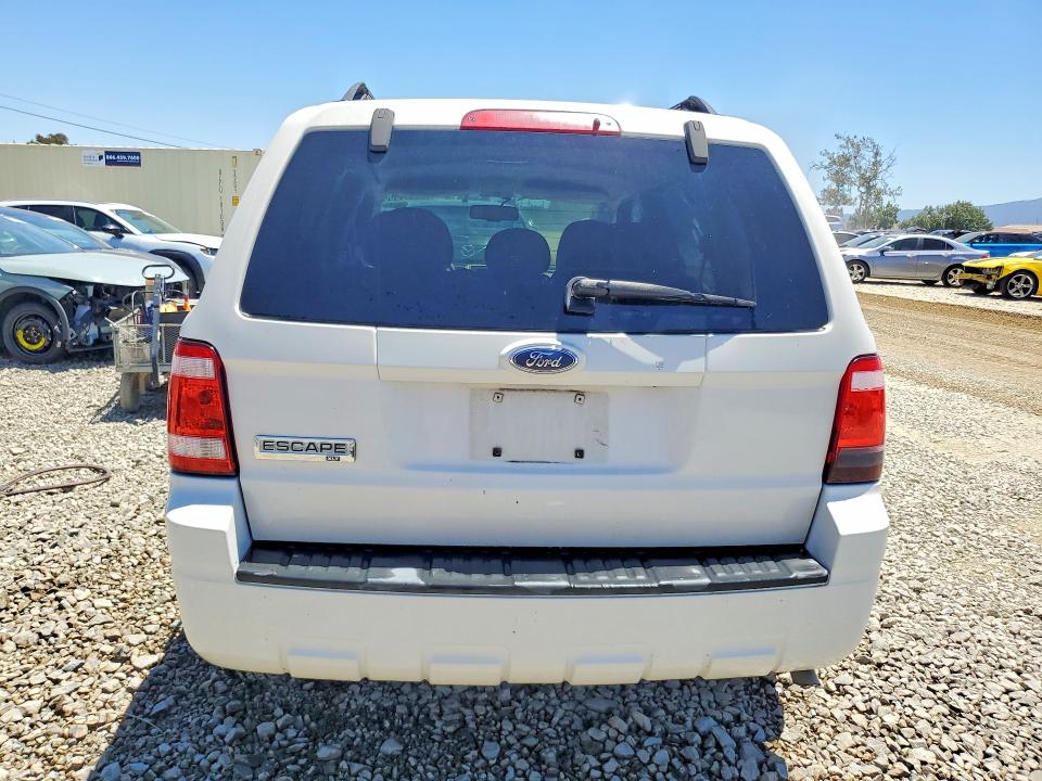 Photo 6 from auction – 2009 FORD ESCAPE with VIN 1FMCU03G19KA94980