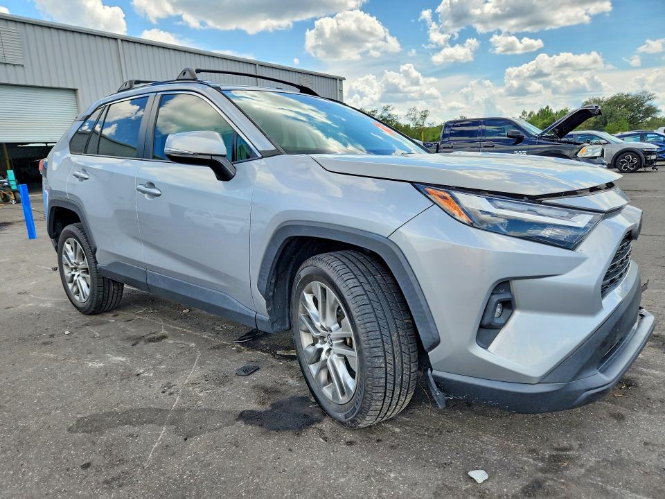 Photo 4 from auction – 2022 TOYOTA RAV4 with VIN 2T3C1RFV9NW233007