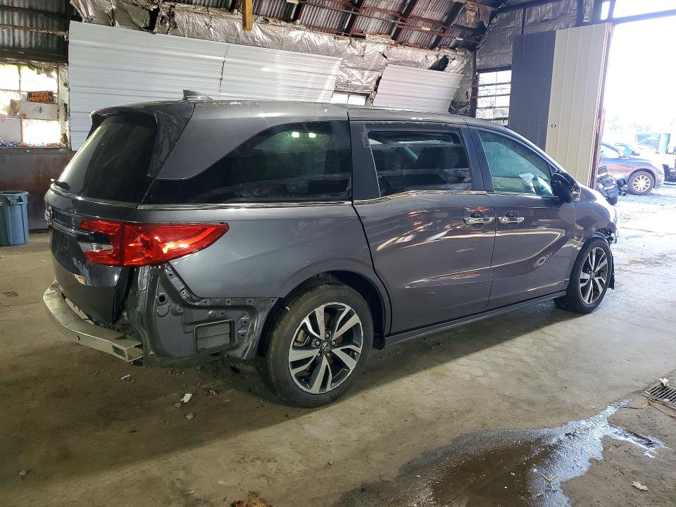 Photo 3 from auction – 2023 HONDA ODYSSEY with VIN 5FNRL6H82PB017910