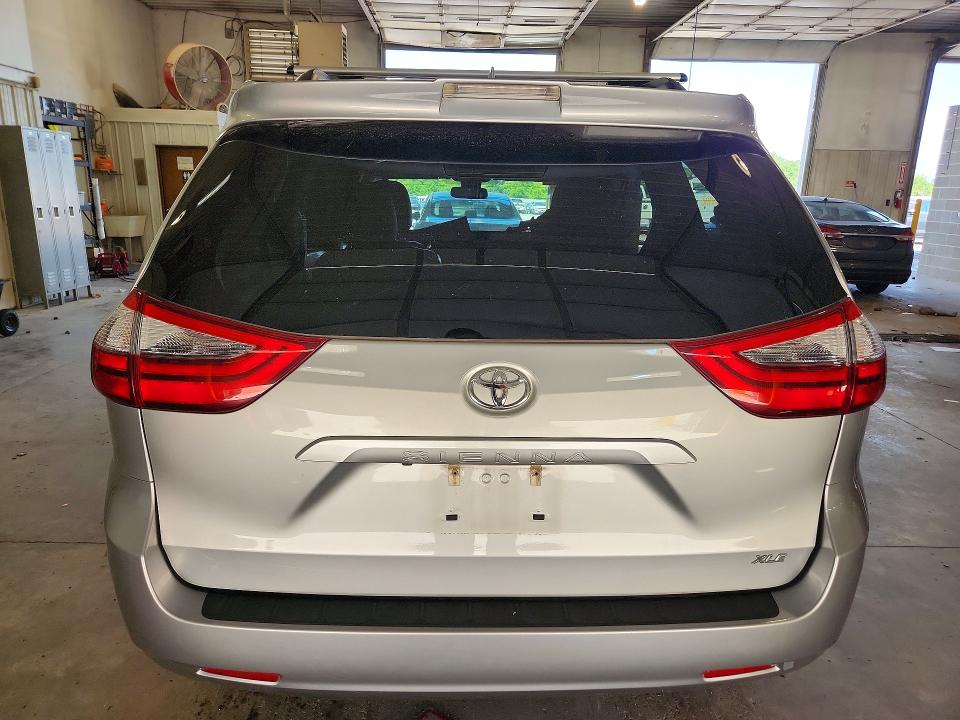 Photo 6 from auction – 2020 TOYOTA SIENNA with VIN 5TDYZ3DC1LS050356