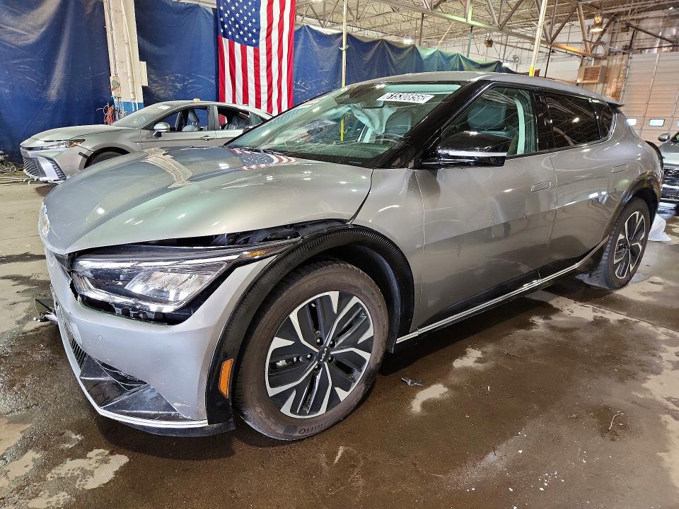 KIA EV6 2023 with VIN KNDC34LA0P5612020 - Photo from auction