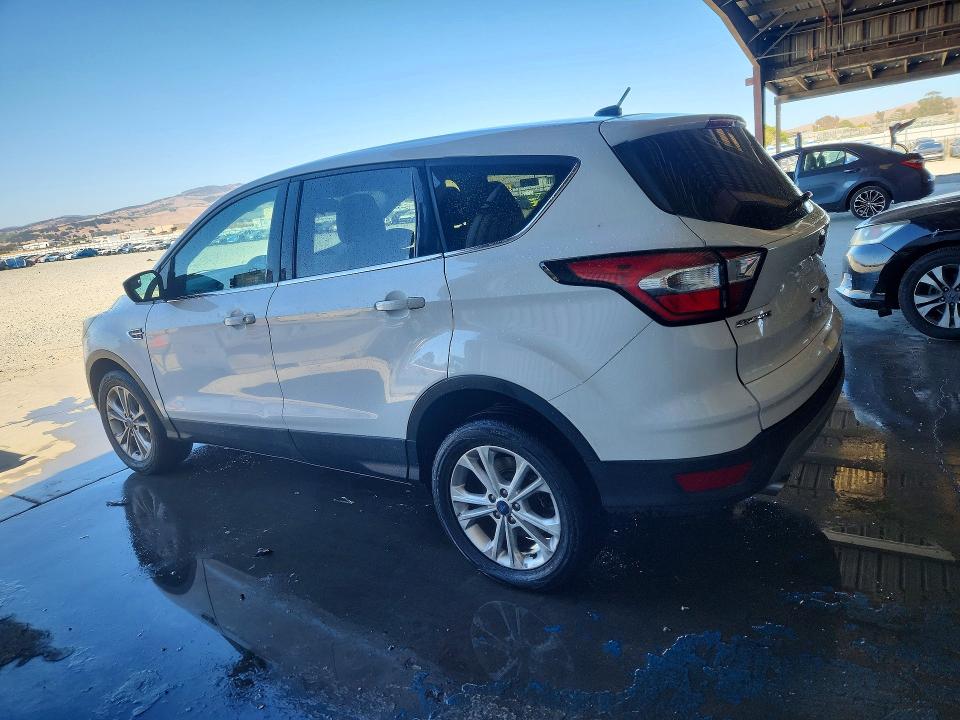 Photo 2 from auction – 2017 FORD ESCAPE with VIN 1FMCU0G98HUD66987