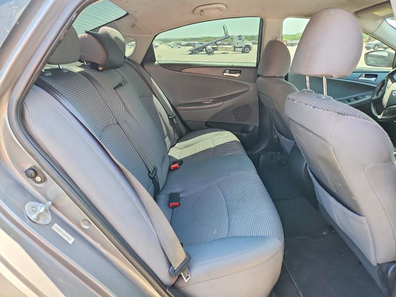 Photo 10 from auction – 2011 HYUNDAI SONATA with VIN 5NPEB4AC9BH021807