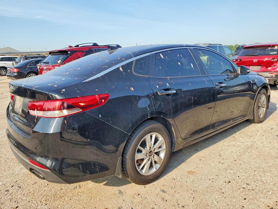 Photo 3 from auction – 2017 KIA OPTIMA with VIN 5XXGT4L3XHG136441
