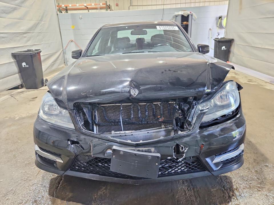 Photo 5 from auction – 2012 MERCEDES-BENZ C with VIN WDDGF8BB2CR198077