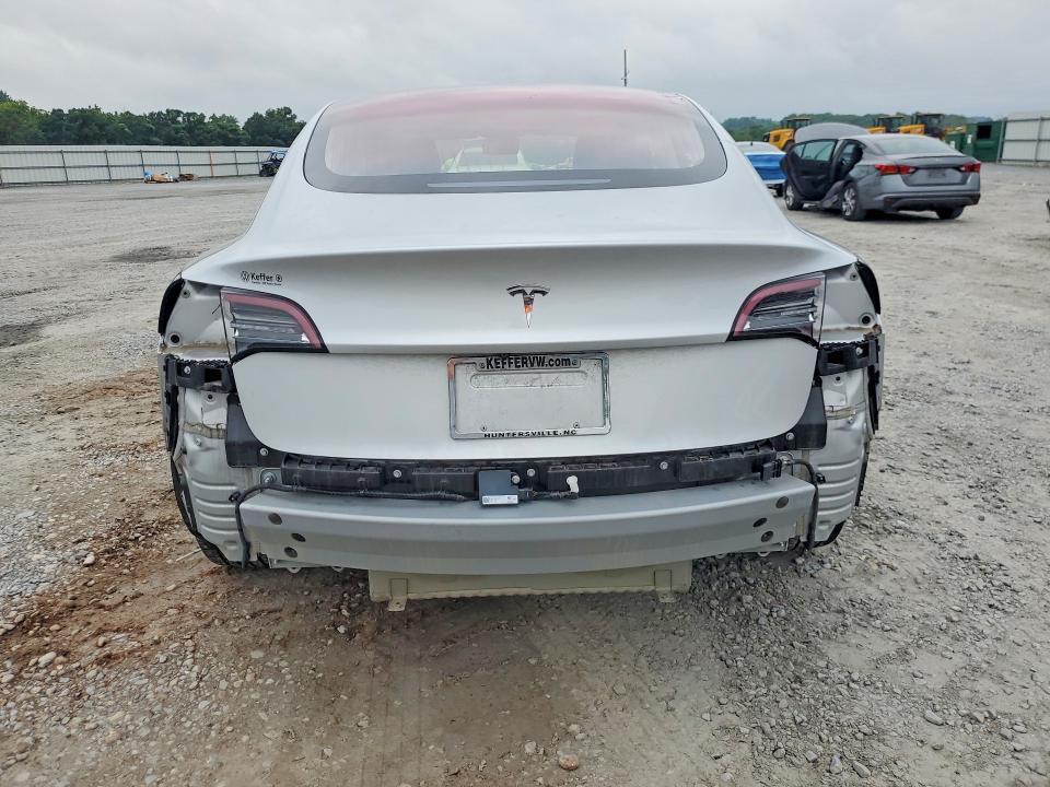 Photo 6 from auction – 2018 TESLA MODEL 3 with VIN 5YJ3E1EA0JF030639