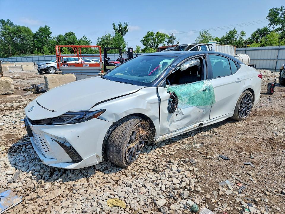 TOYOTA CAMRY 2025 with VIN 4T1DBADK2SU009609 - Photo from auction