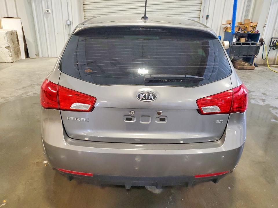 Photo 6 from auction – 2011 KIA FORTE with VIN KNAFU5A24B5383892