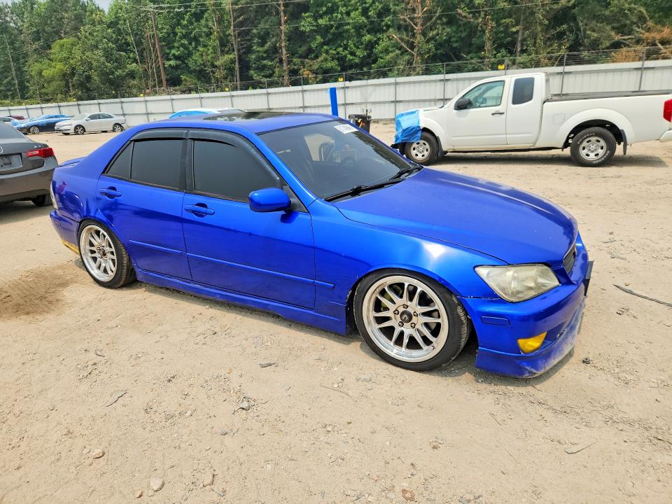 Photo 4 from auction – 2004 LEXUS IS with VIN JTHBD192440092547