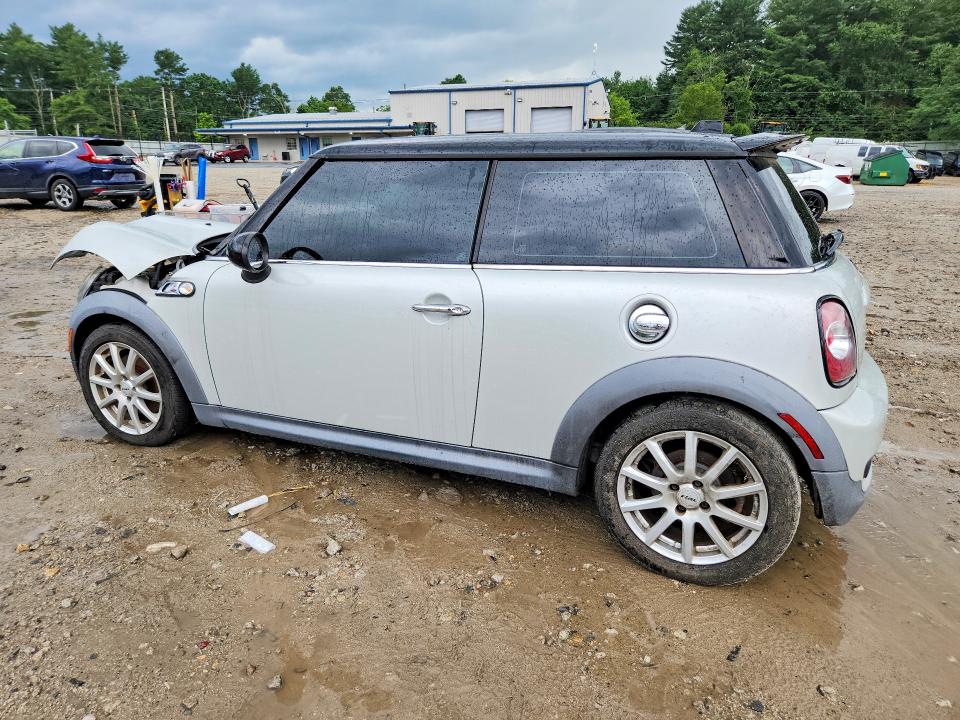 Photo 2 from auction – 2011 MINI COOPER with VIN WMWSV3C55BTY20091