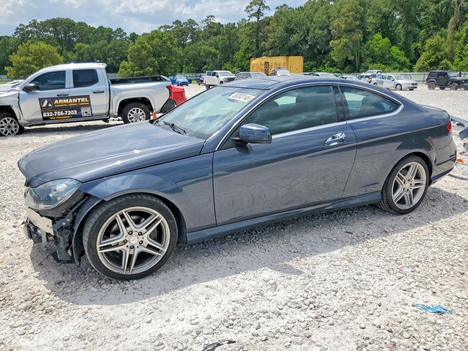 MERCEDES-BENZ C 2013 with VIN WDDGJ4HB3DF950659 - Photo from auction