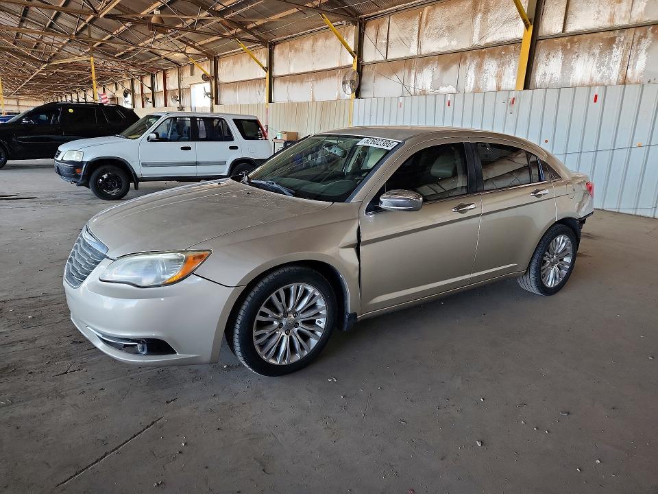 CHRYSLER 200 2013 with VIN 1C3CCBCG6DN711109 - Photo from auction