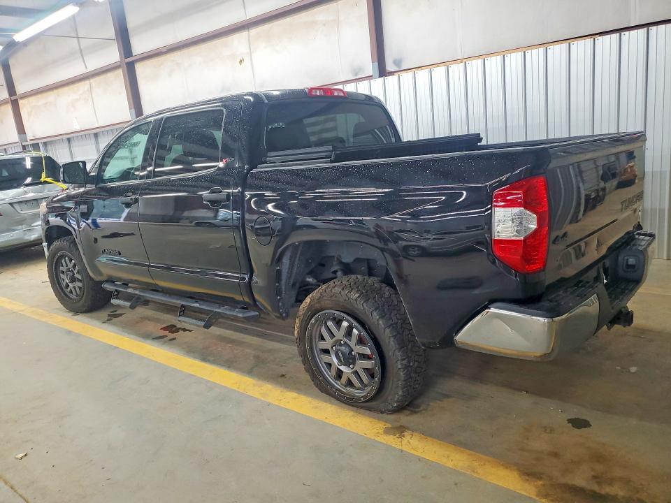 Photo 2 from auction – 2018 TOYOTA TUNDRA with VIN 5TFDW5F12JX690002