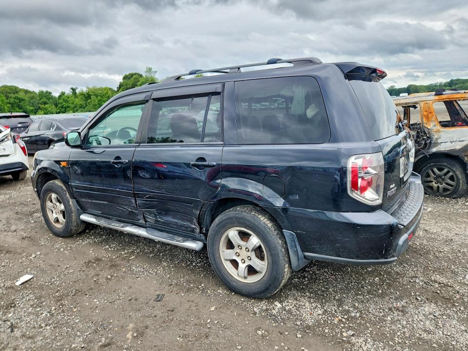 Photo 2 from auction – 2006 HONDA PILOT with VIN 2HKYF18526H513172