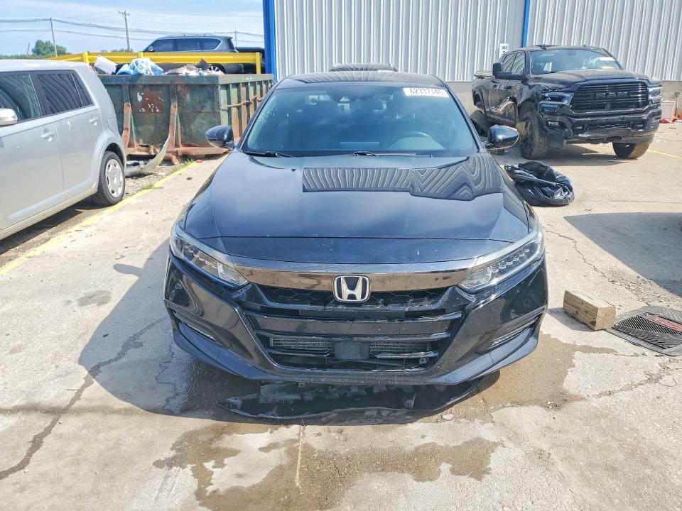 Photo 5 from auction – 2018 HONDA ACCORD with VIN 1HGCV1F32JA077875