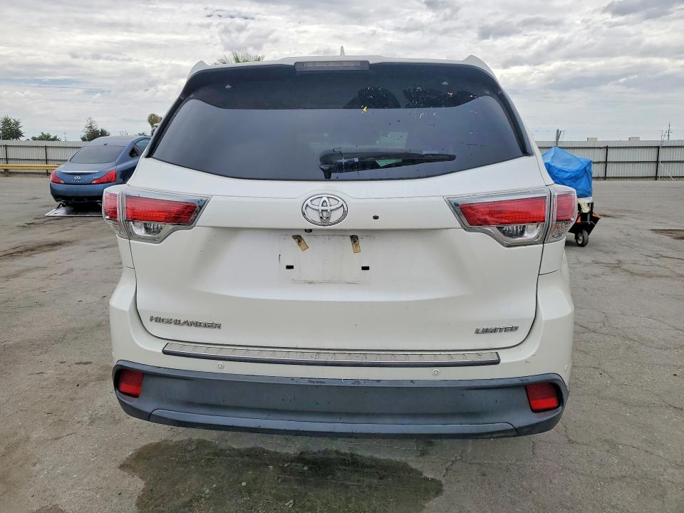 Photo 6 from auction – 2016 TOYOTA HIGHLANDER with VIN 5TDYKRFH7GS141282