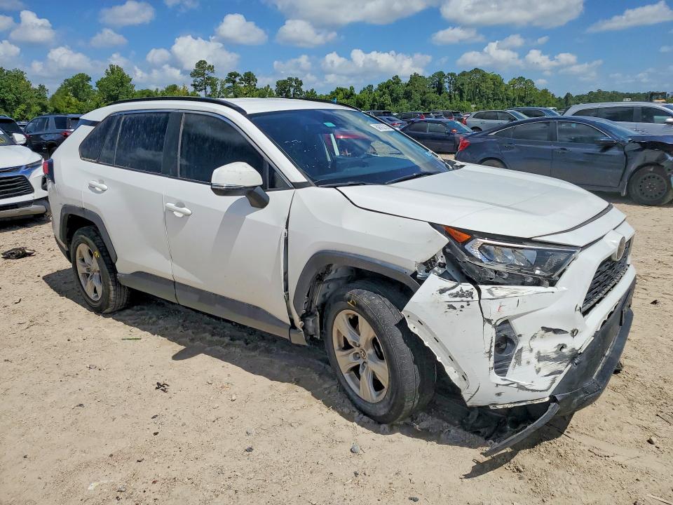 Photo 4 from auction – 2021 TOYOTA RAV4 with VIN 2T3W1RFV3MC149164