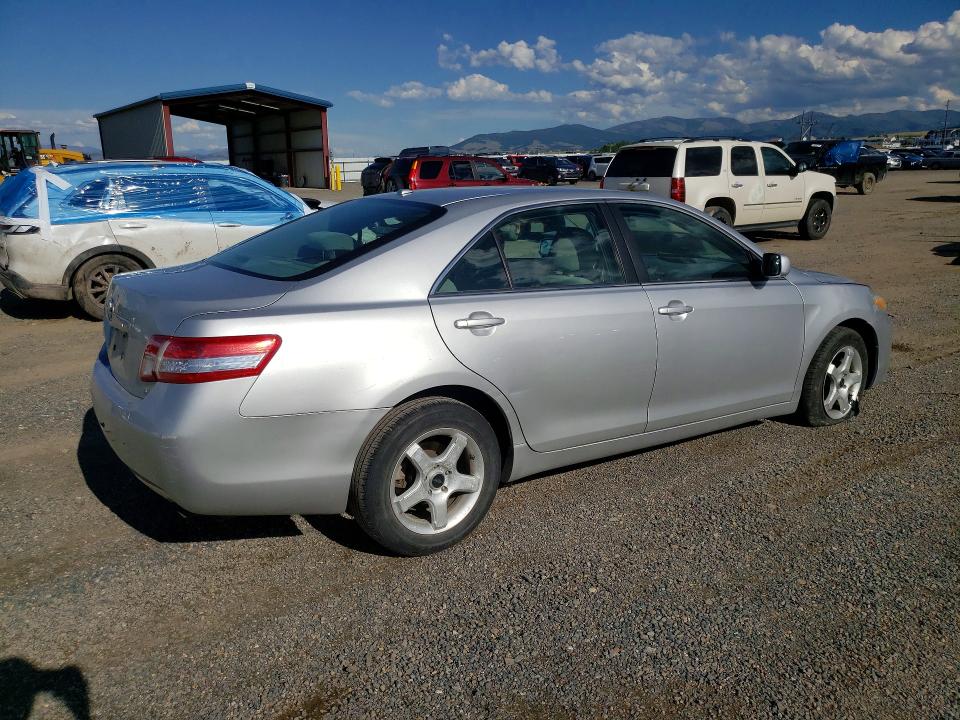 Zdjęcie 3 z aukcji – 2011 TOYOTA CAMRY z VIN 4T1BF3EK4BU176009
