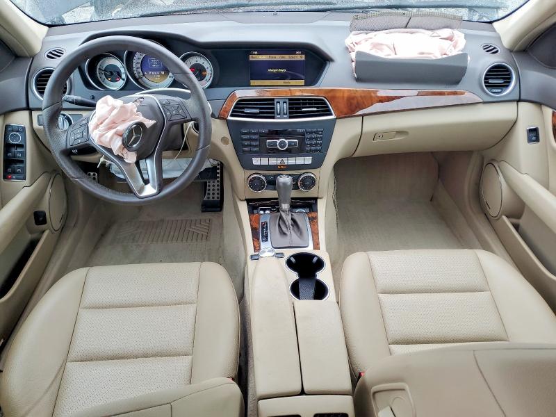 Photo 8 from auction – 2012 MERCEDES-BENZ C with VIN WDDGF8BBXCA692055