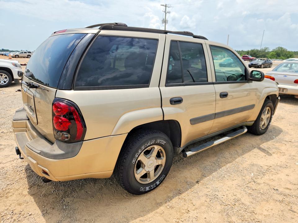 Photo 3 from auction – 2005 CHEVROLET TRAILBLAZER with VIN 1GNDT13S252380022