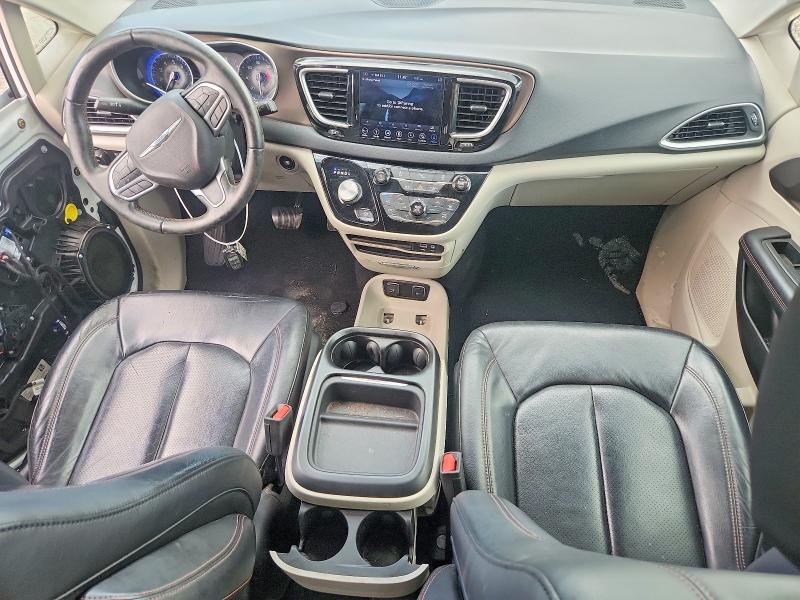 Photo 8 from auction – 2018 CHRYSLER PACIFICA with VIN 2C4RC1BG9JR277431
