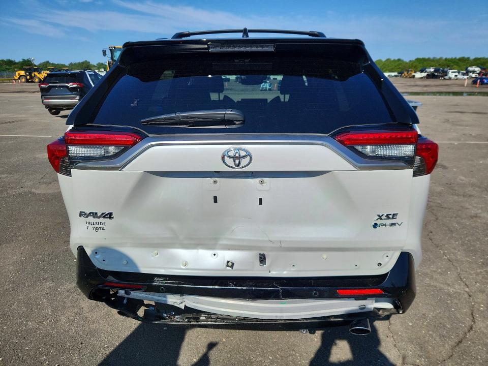 Photo 6 from auction – 2025 TOYOTA RAV4 with VIN JTMFB3FV8SD281727