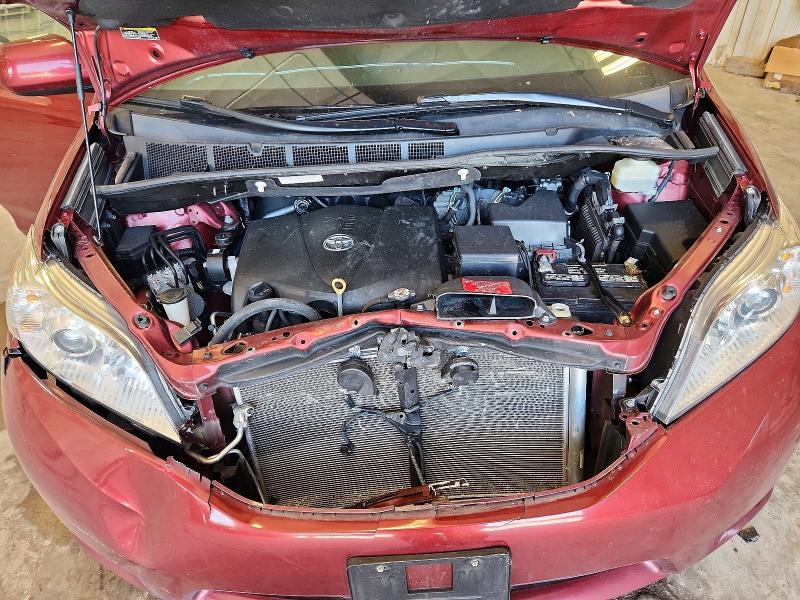 Photo 12 from auction – 2017 TOYOTA SIENNA with VIN 5TDKZ3DC3HS888790