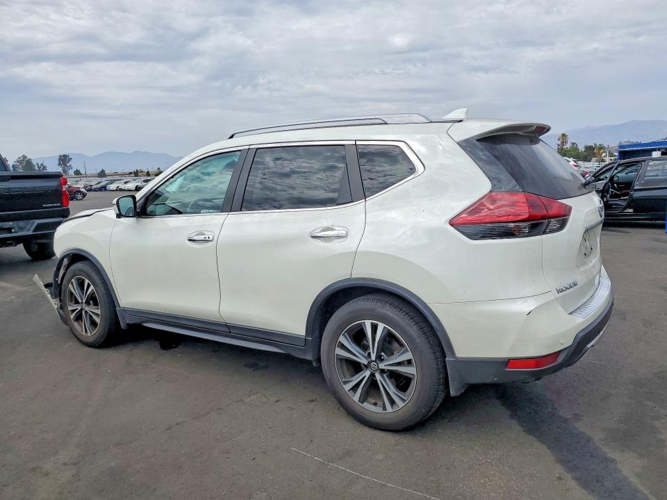 Photo 2 from auction – 2020 NISSAN ROGUE with VIN 5N1AT2MT4LC792776