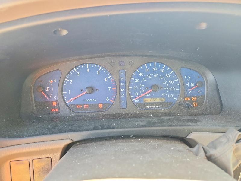 Photo 9 from auction – 2003 TOYOTA SIENNA with VIN 4T3ZF13C83U544103