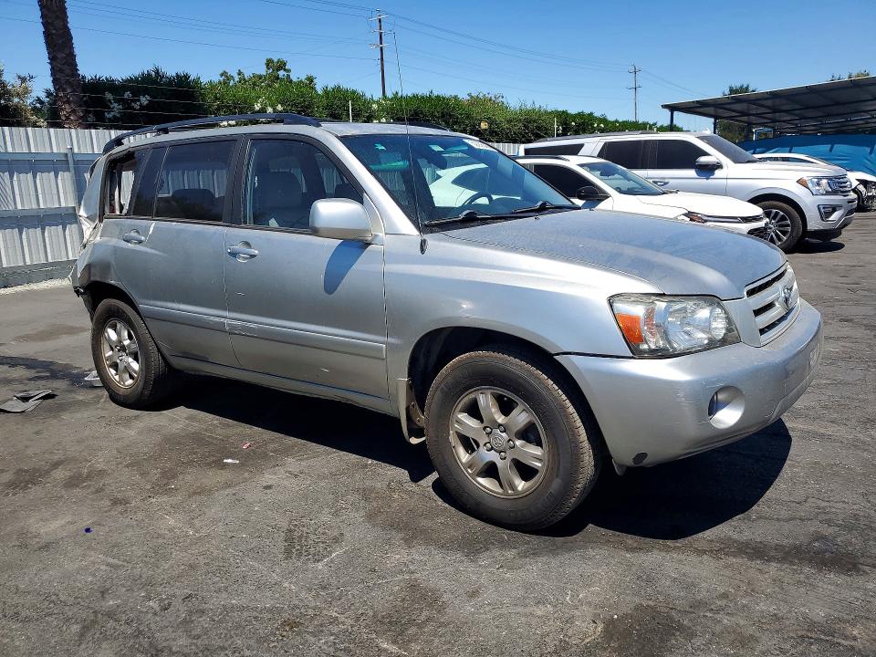 Photo 4 from auction – 2004 TOYOTA HIGHLANDER with VIN JTEDP21A240031056