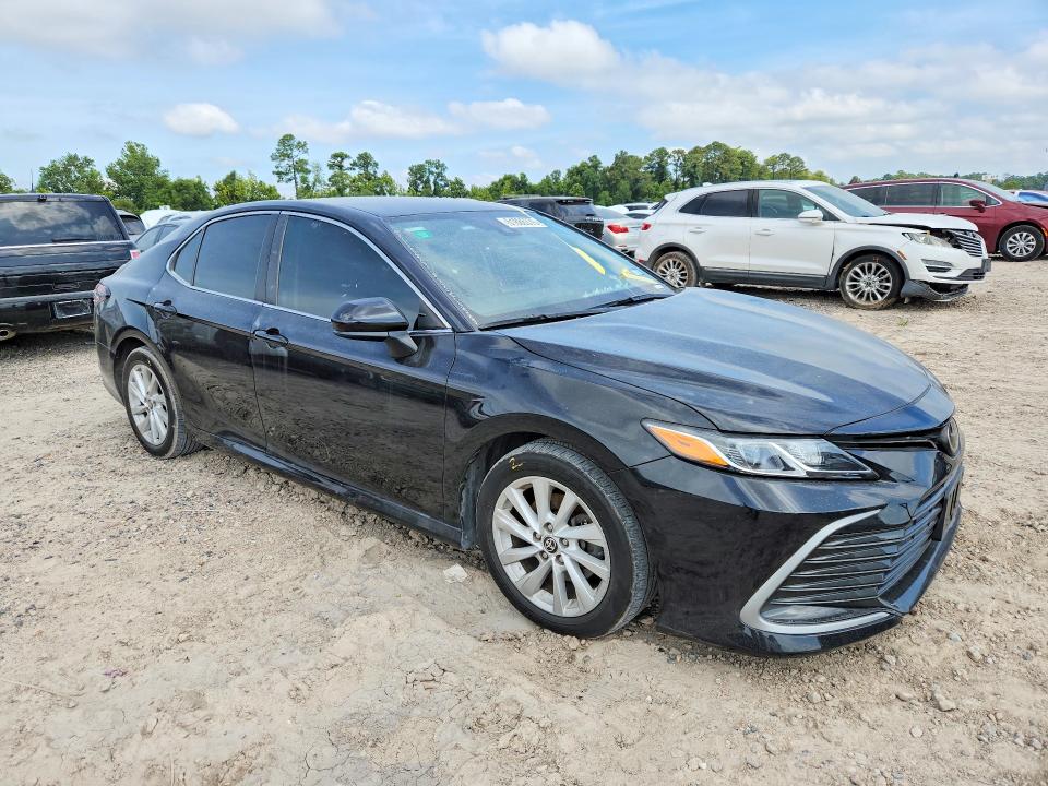 Photo 4 from auction – 2022 TOYOTA CAMRY with VIN 4T1C11AKXNU652068