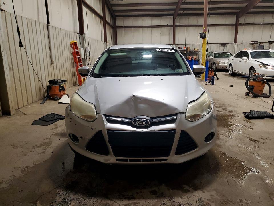 Снимка 5 от търг – 2014 FORD FOCUS с VIN 1FADP3F21EL224316