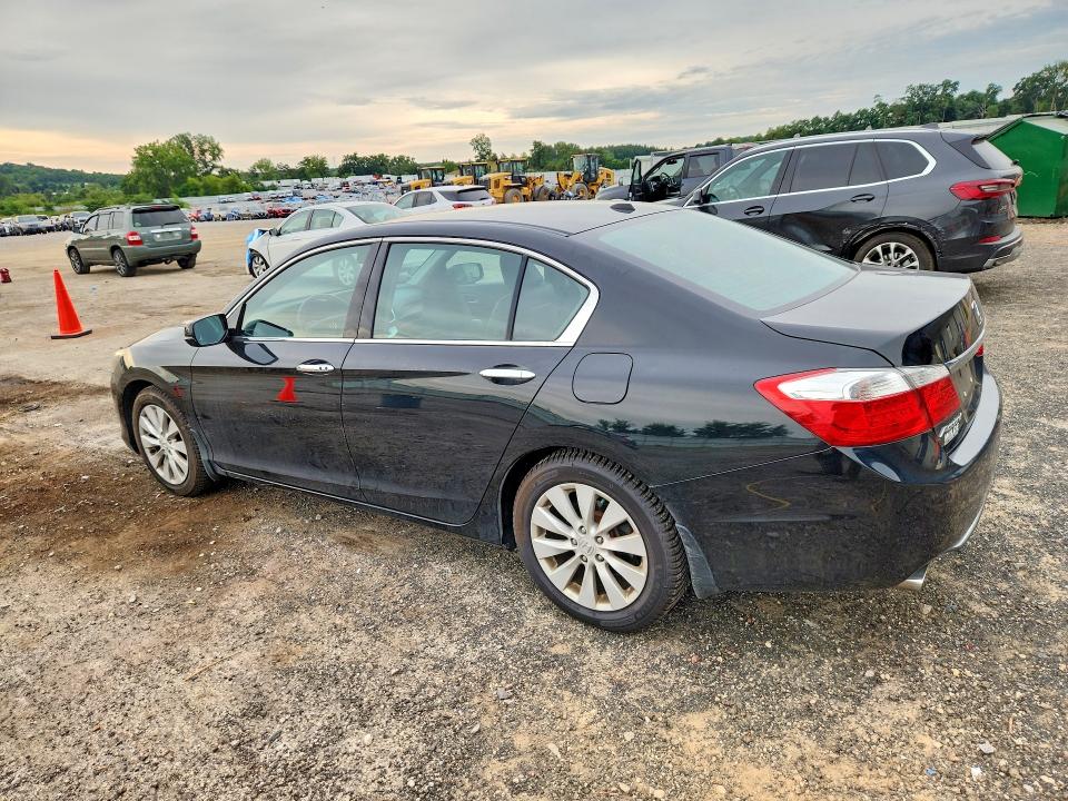Photo 2 from auction – 2013 HONDA ACCORD with VIN 1HGCR3F86DA035712