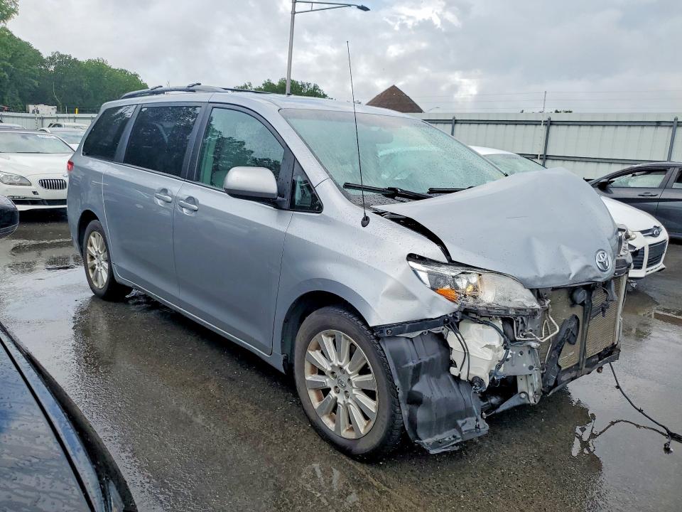 Photo 4 from auction – 2013 TOYOTA SIENNA with VIN 5TDDK3DC4DS067138