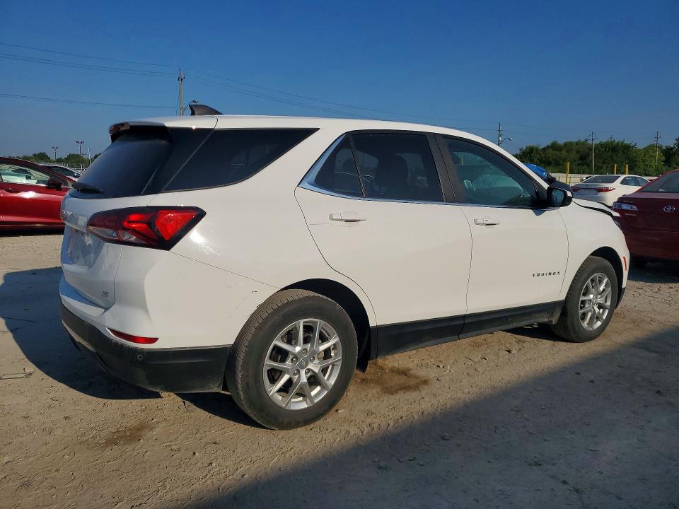 Photo 3 from auction – 2022 CHEVROLET EQUINOX with VIN 2GNAXKEV4N6105937