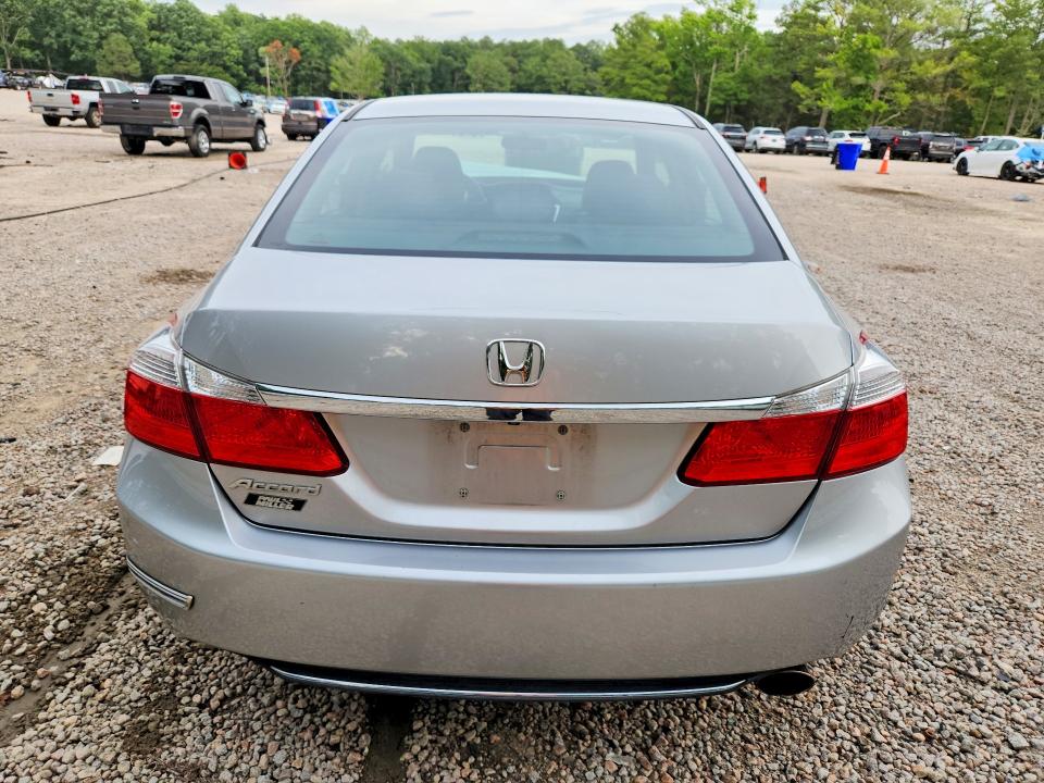Photo 6 from auction – 2015 HONDA ACCORD with VIN 1HGCR2F32FA196334