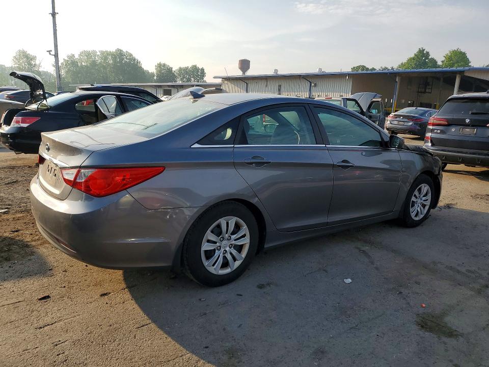 Photo 3 from auction – 2012 HYUNDAI SONATA with VIN 5NPEB4AC4CH392763