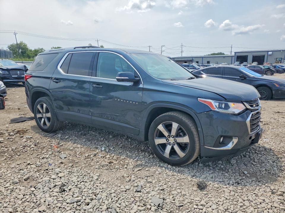 Photo 4 from auction – 2018 CHEVROLET TRAVERSE with VIN 1GNEVHKW1JJ229846