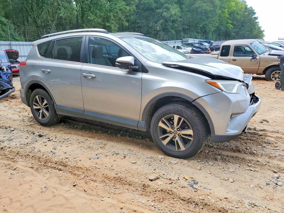 Photo 4 from auction – 2017 TOYOTA RAV4 with VIN 2T3WFREV1HW403879