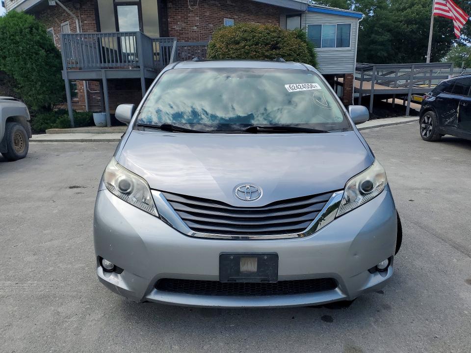 Photo 5 from auction – 2011 TOYOTA SIENNA with VIN 5TDYK3DC5BS007562