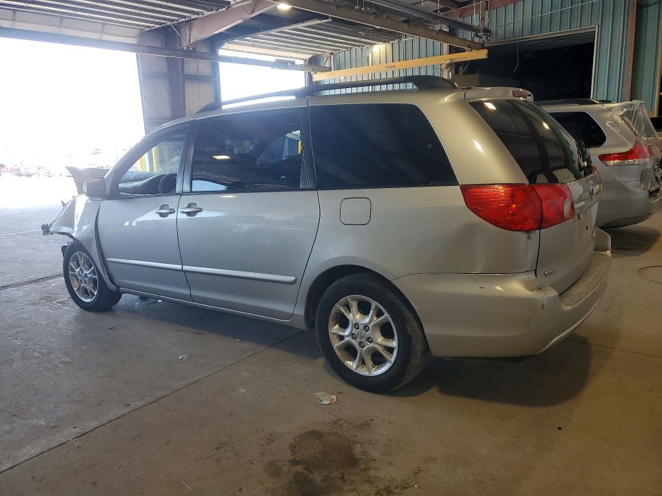 Photo 2 from auction – 2006 TOYOTA SIENNA with VIN 5TDZA22C86S525093