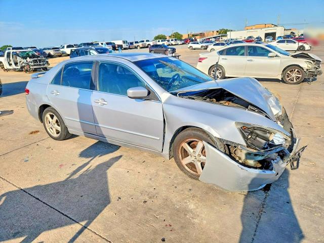 Photo 4 from auction – 2004 HONDA ACCORD with VIN JHMCM56834C002680