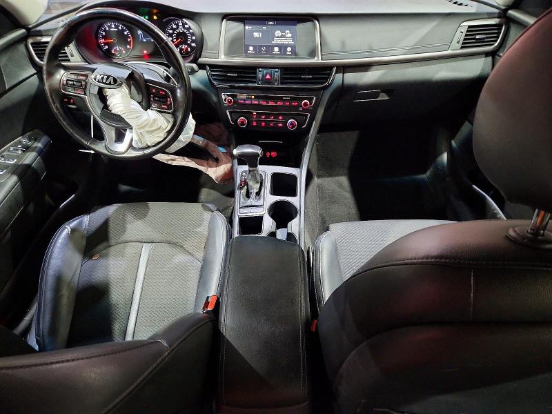 Photo 8 from auction – 2018 KIA OPTIMA with VIN 5XXGT4L33JG213334
