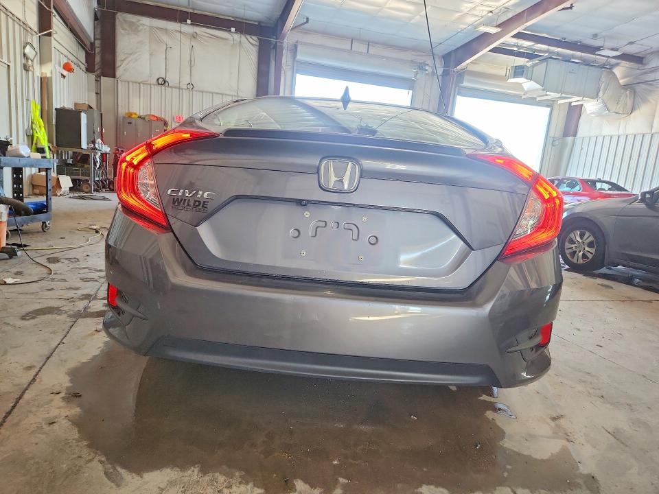Photo 6 from auction – 2018 HONDA CIVIC with VIN JHMFC1F35JX034337