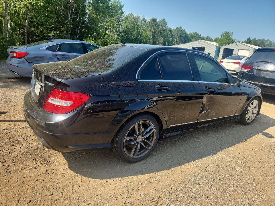 Photo 3 from auction – 2013 MERCEDES-BENZ C with VIN WDDGF8AB3DA869547