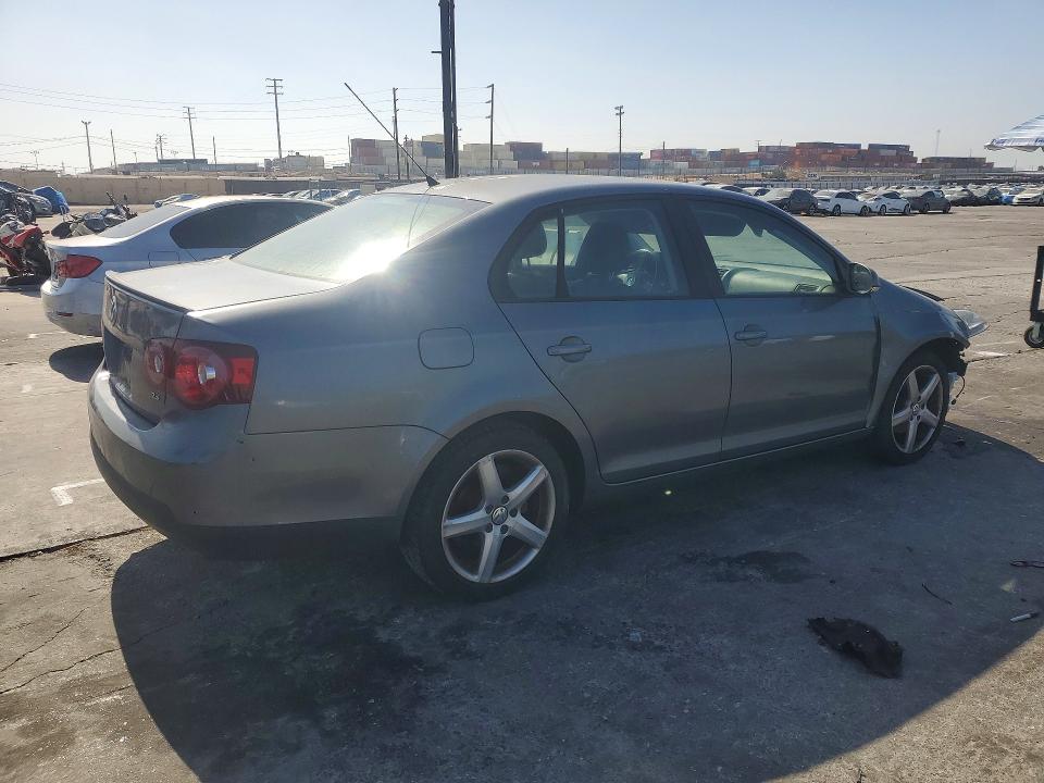 Photo 3 from auction – 2010 VOLKSWAGEN JETTA with VIN 3VWAZ7AJ1AM104437