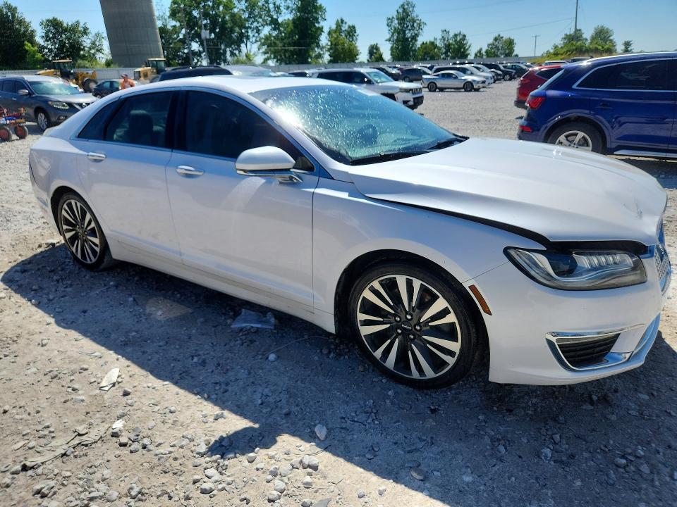 Снимка 4 от търг – 2017 LINCOLN MKZ с VIN 3LN6L5FC2HR663447