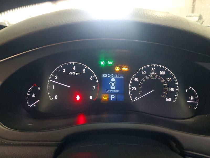 Photo 9 from auction – 2010 HYUNDAI GENESIS with VIN KMHGC4DE8AU093987