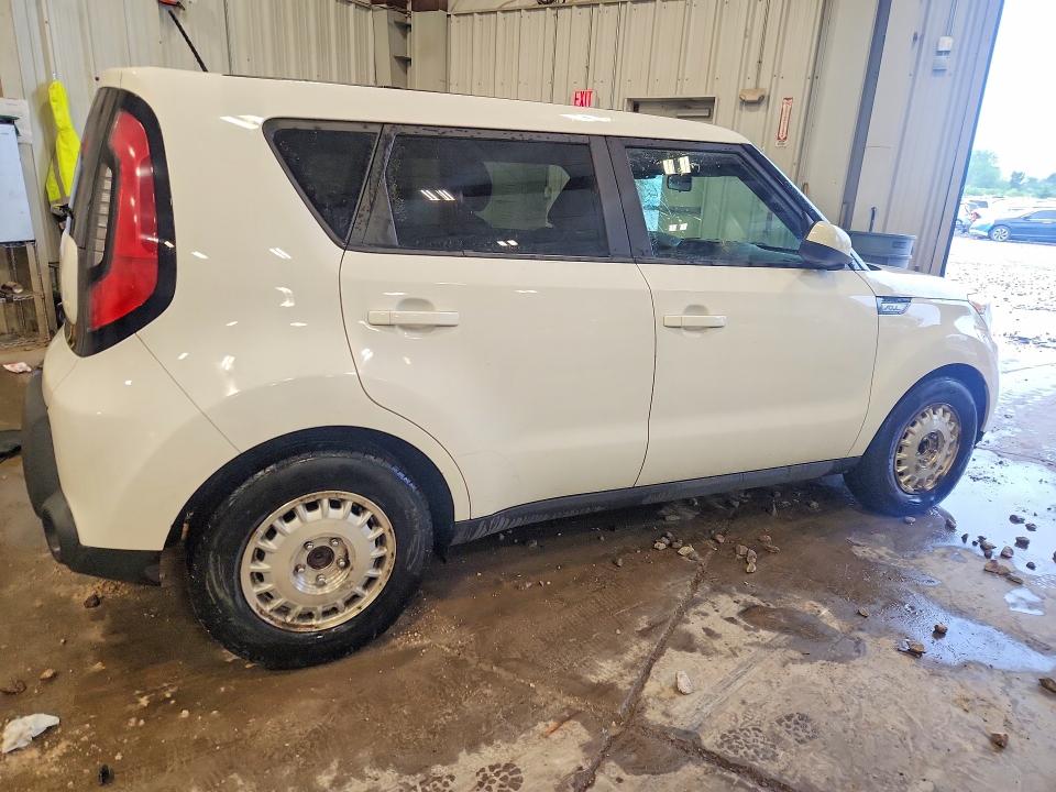 Photo 3 from auction – 2016 KIA SOUL with VIN KNDJN2A23G7396959