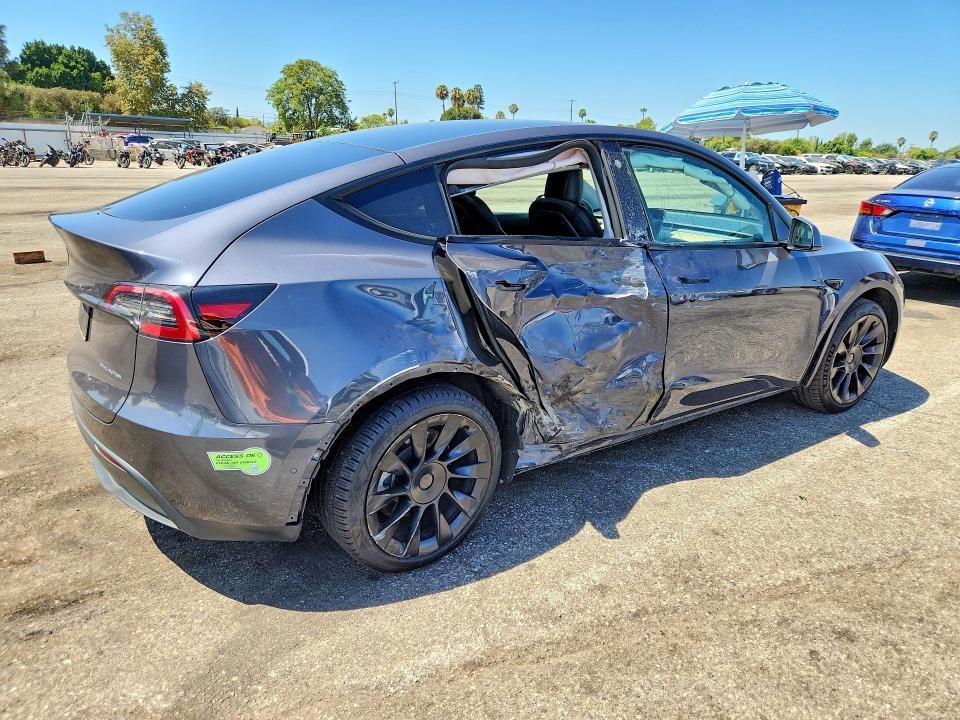 Photo 3 from auction – 2021 TESLA MODEL Y with VIN 5YJYGAEE5MF280563